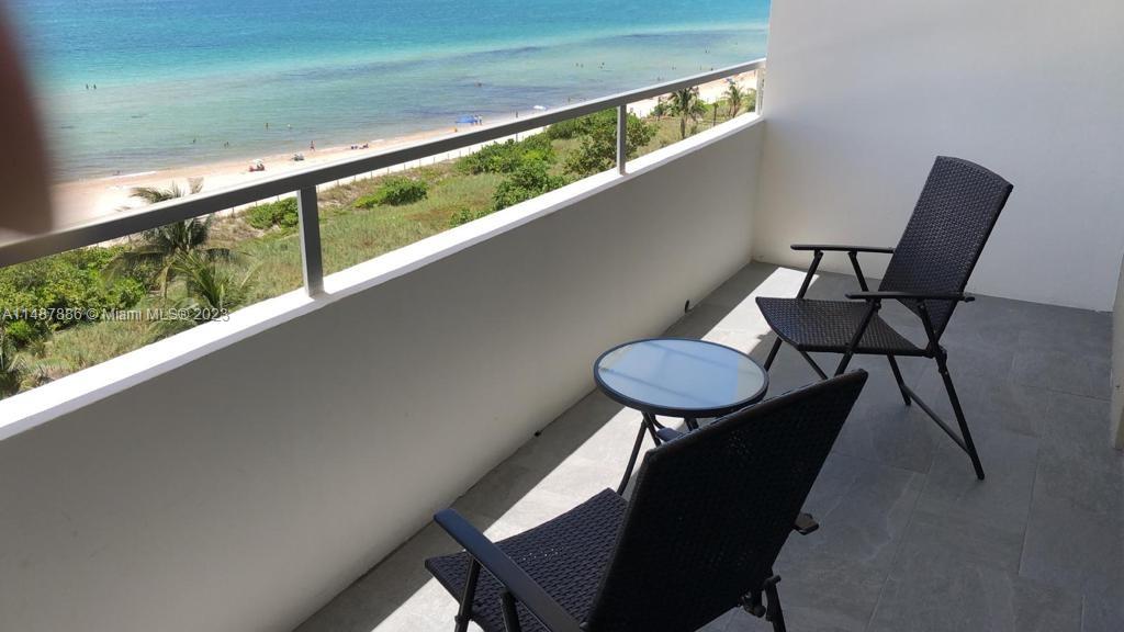 5555 Collins Ave Unit: 9E