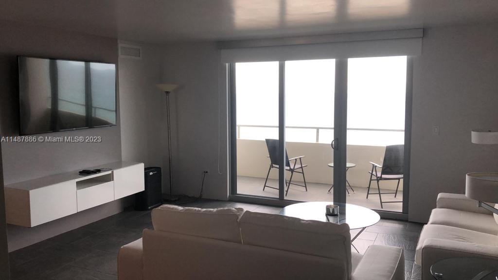 5555 Collins Ave Unit: 9E