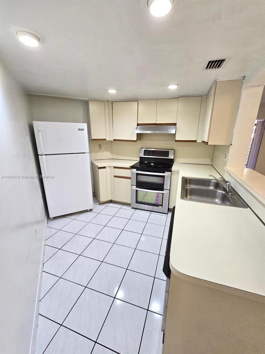 10229 NW 9th St Cir Unit: 110-2