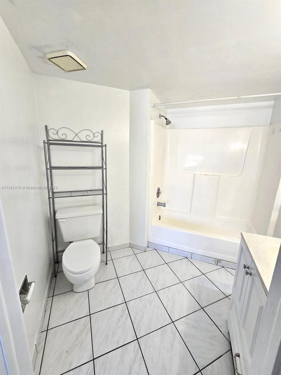 10229 NW 9th St Cir Unit: 110-2