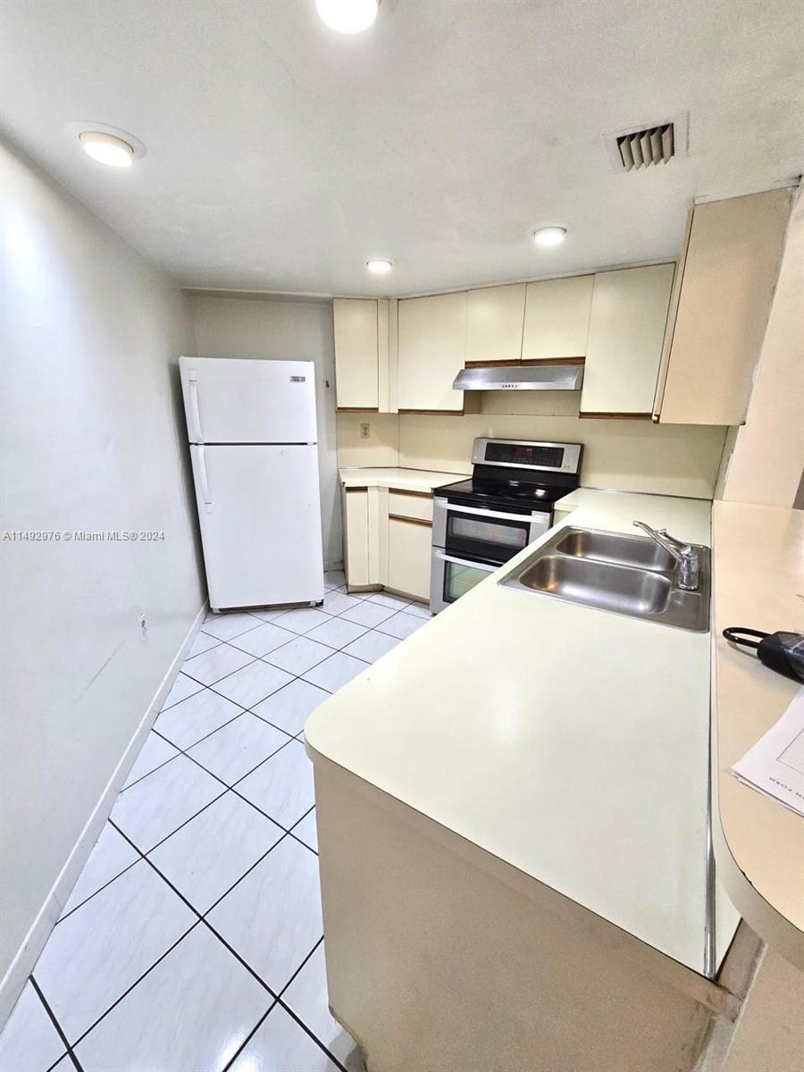10229 NW 9th St Cir Unit: 110-2