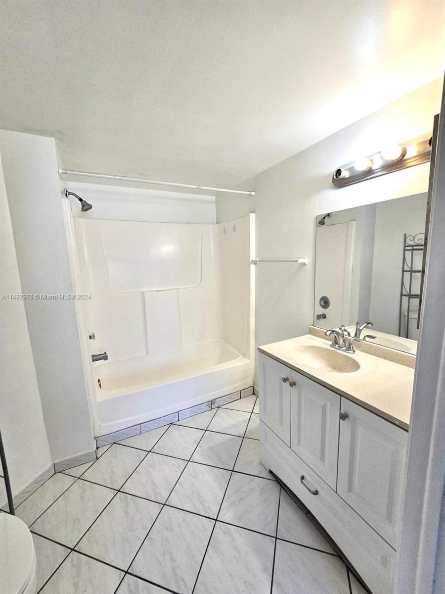 10229 NW 9th St Cir Unit: 110-2