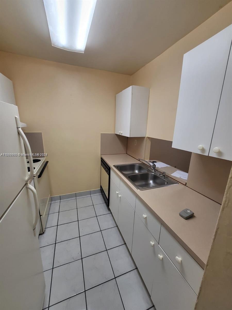 5501 NW 7th St Unit: E212