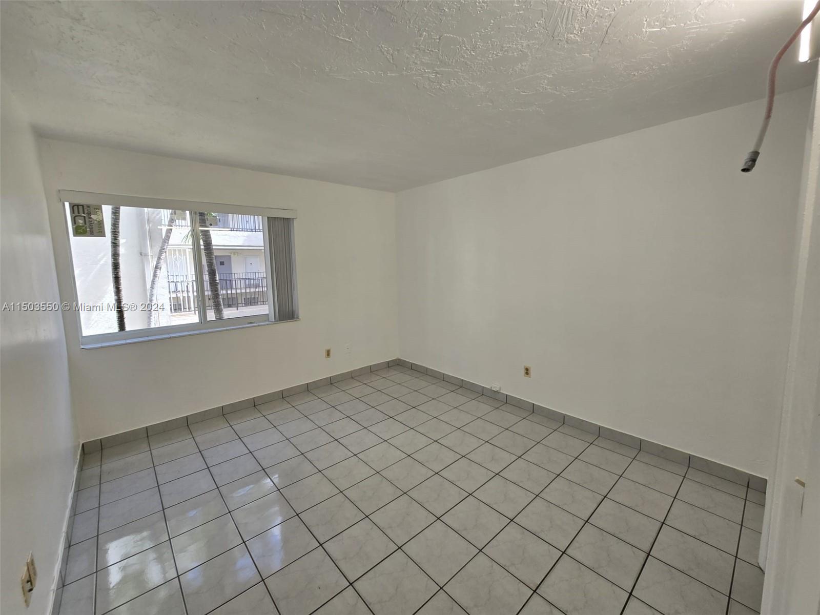 5501 NW 7th St Unit: E212