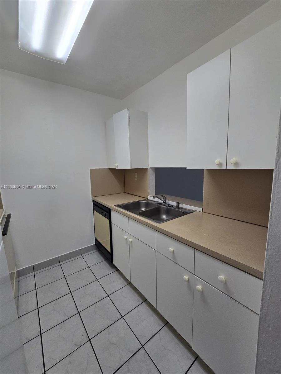 5501 NW 7th St Unit: E212