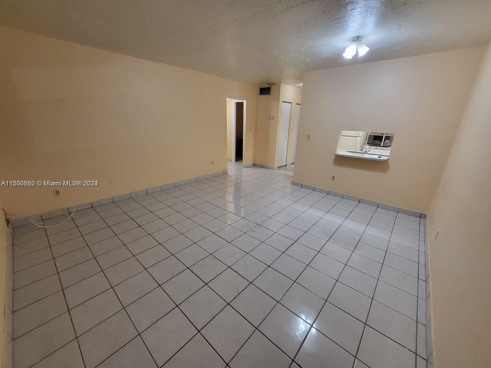 5501 NW 7th St Unit: E212