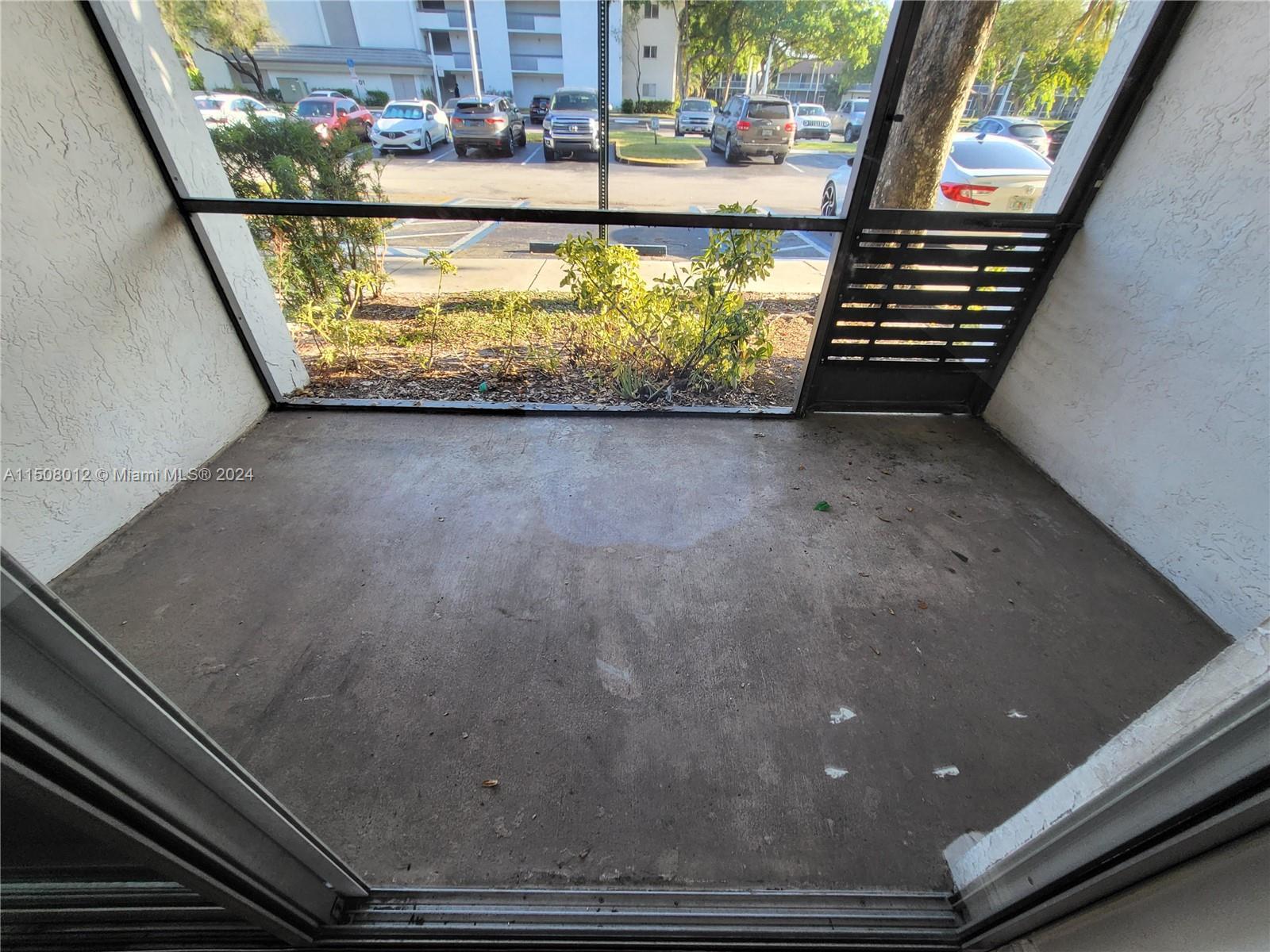 711 N Pine Island Rd Unit: 111