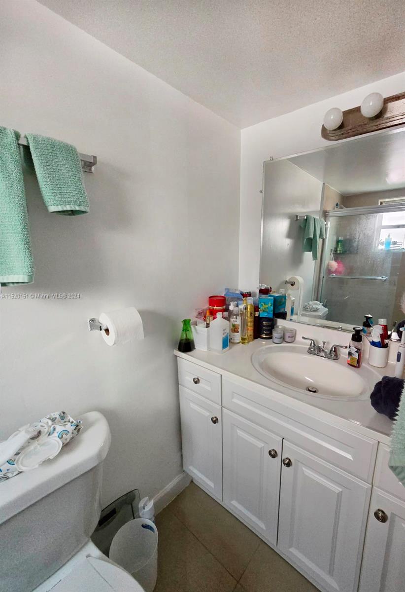 8023 Lake Dr Unit: 105