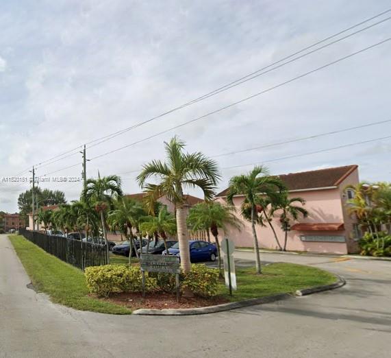 8023 Lake Dr Unit: 105