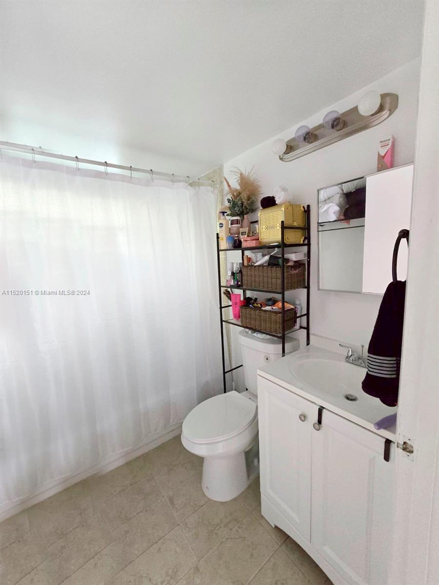 8023 Lake Dr Unit: 105