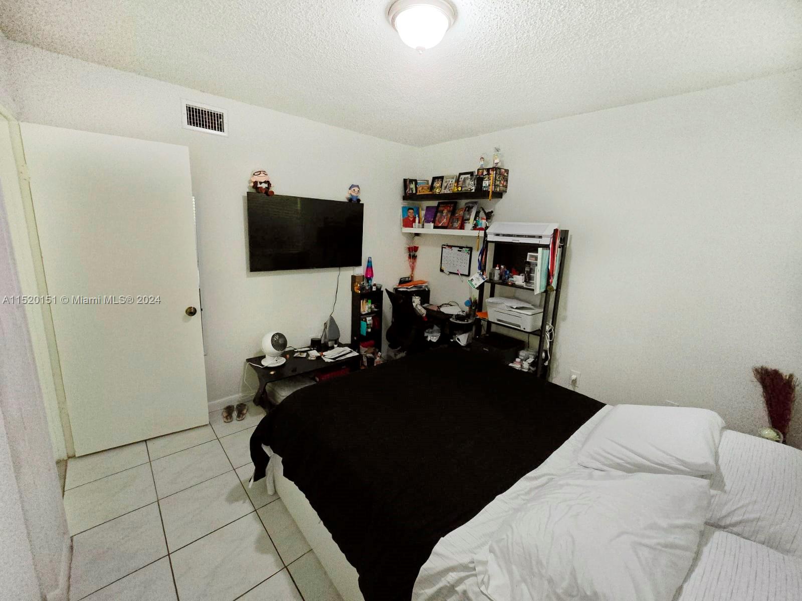 8023 Lake Dr Unit: 105