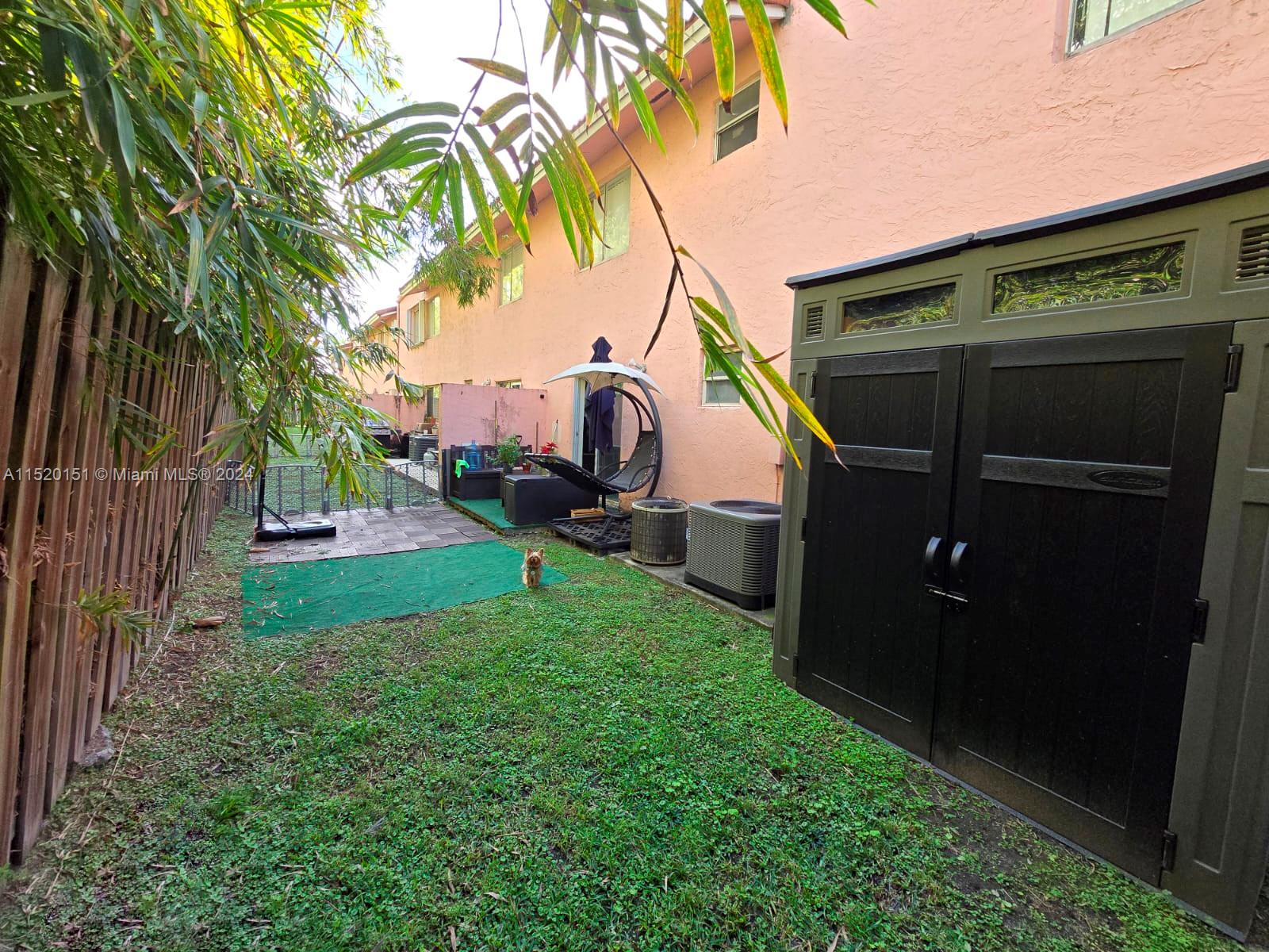 8023 Lake Dr Unit: 105