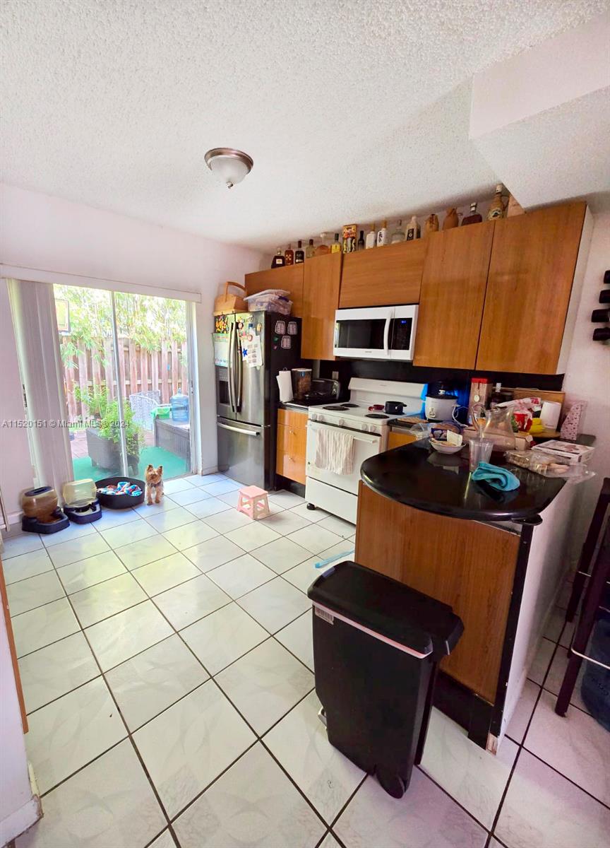 8023 Lake Dr Unit: 105