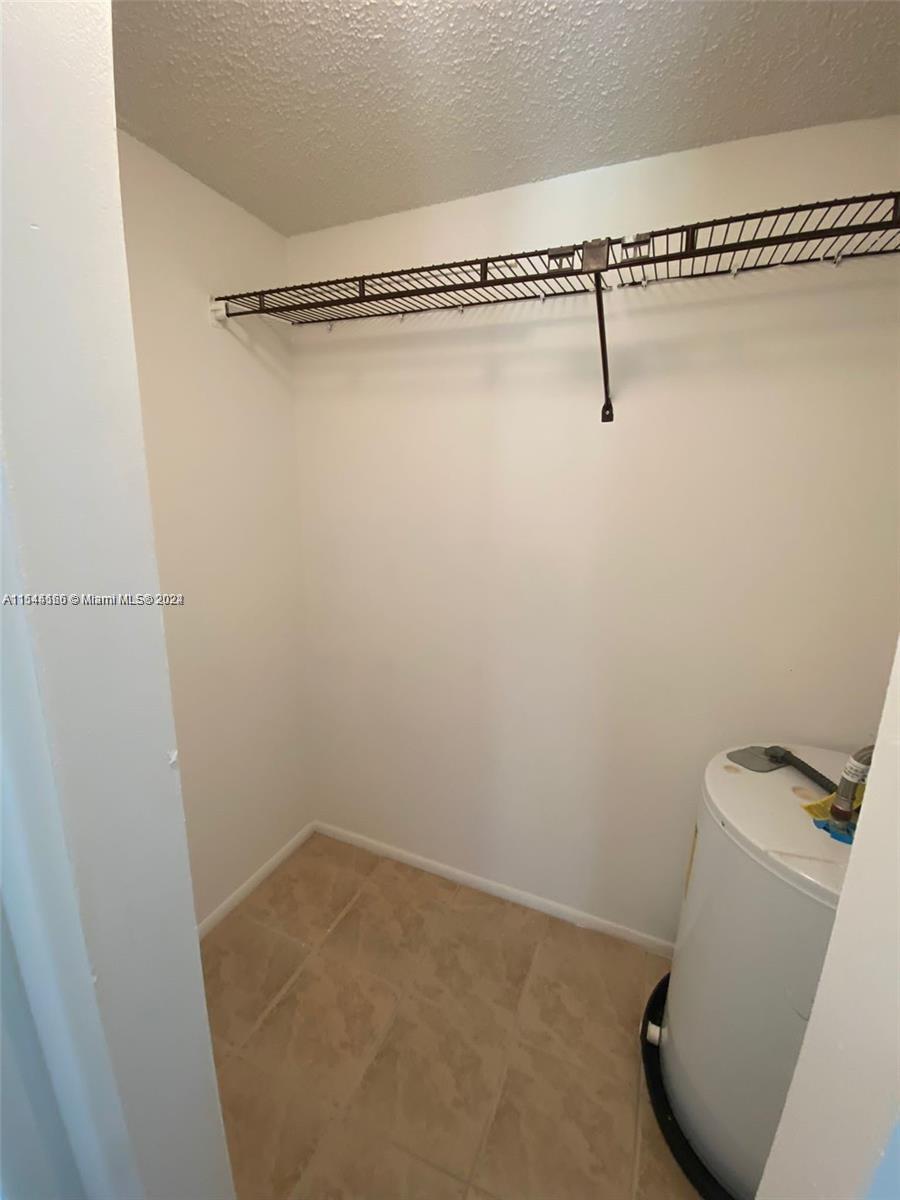 2631 Riverside Dr # 4