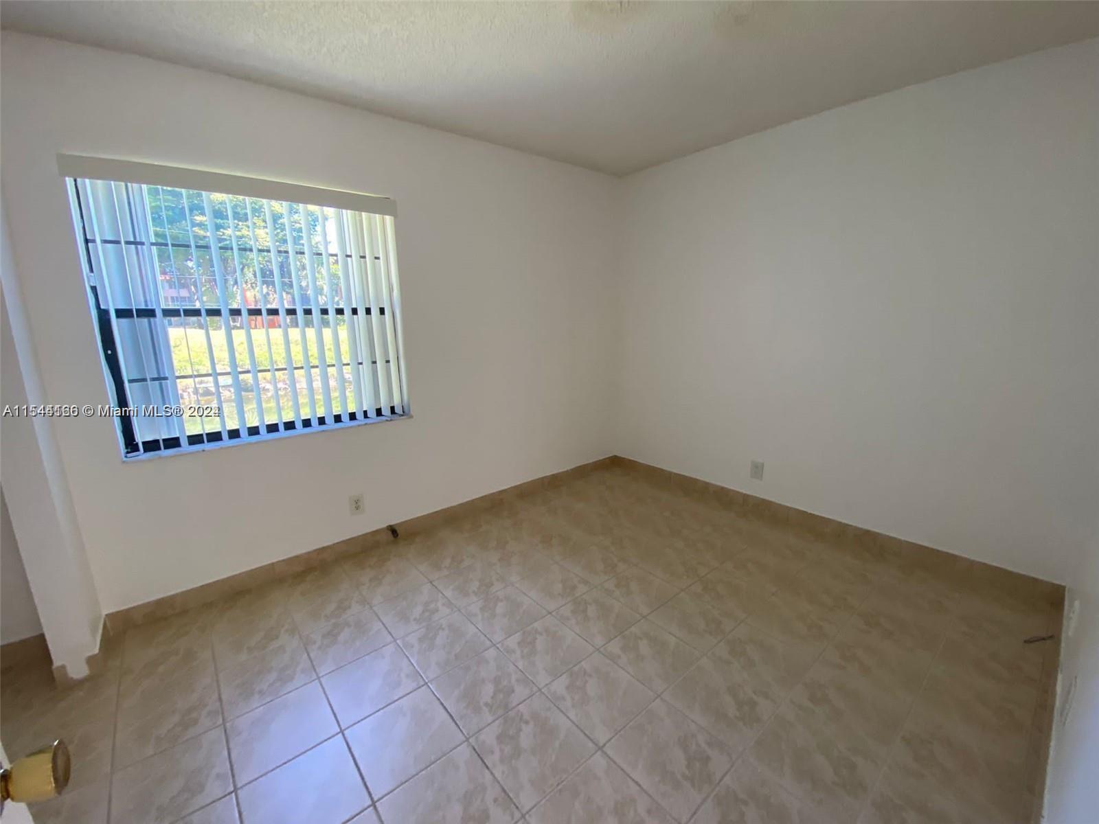 2631 Riverside Dr # 4