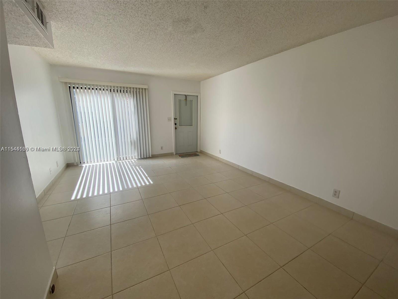 2631 Riverside Dr # 4