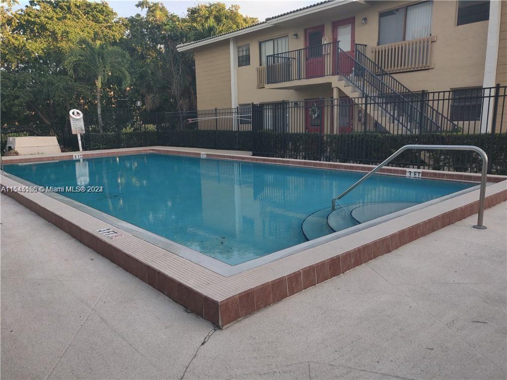 2631 Riverside Dr # 4