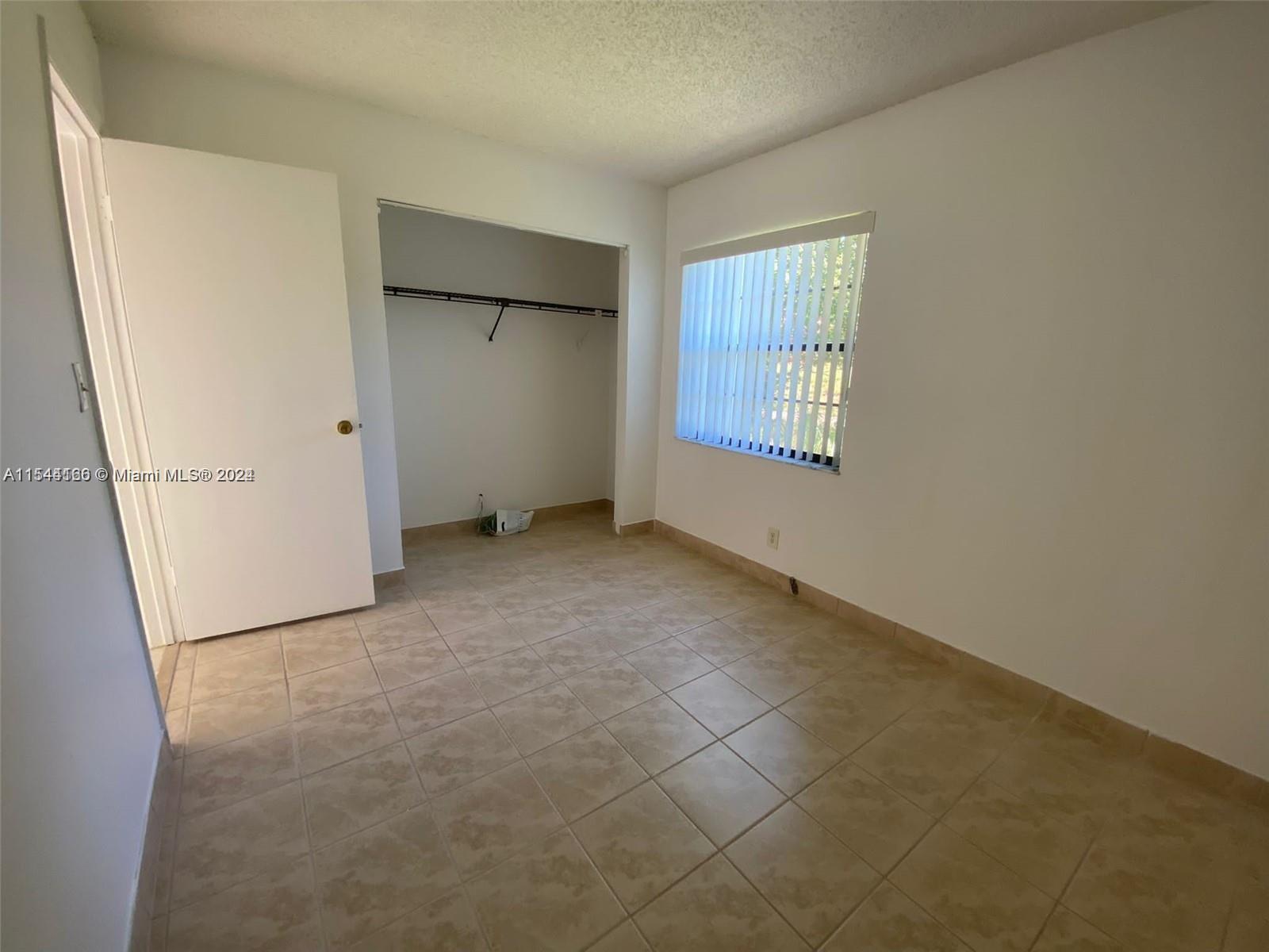 2631 Riverside Dr # 4