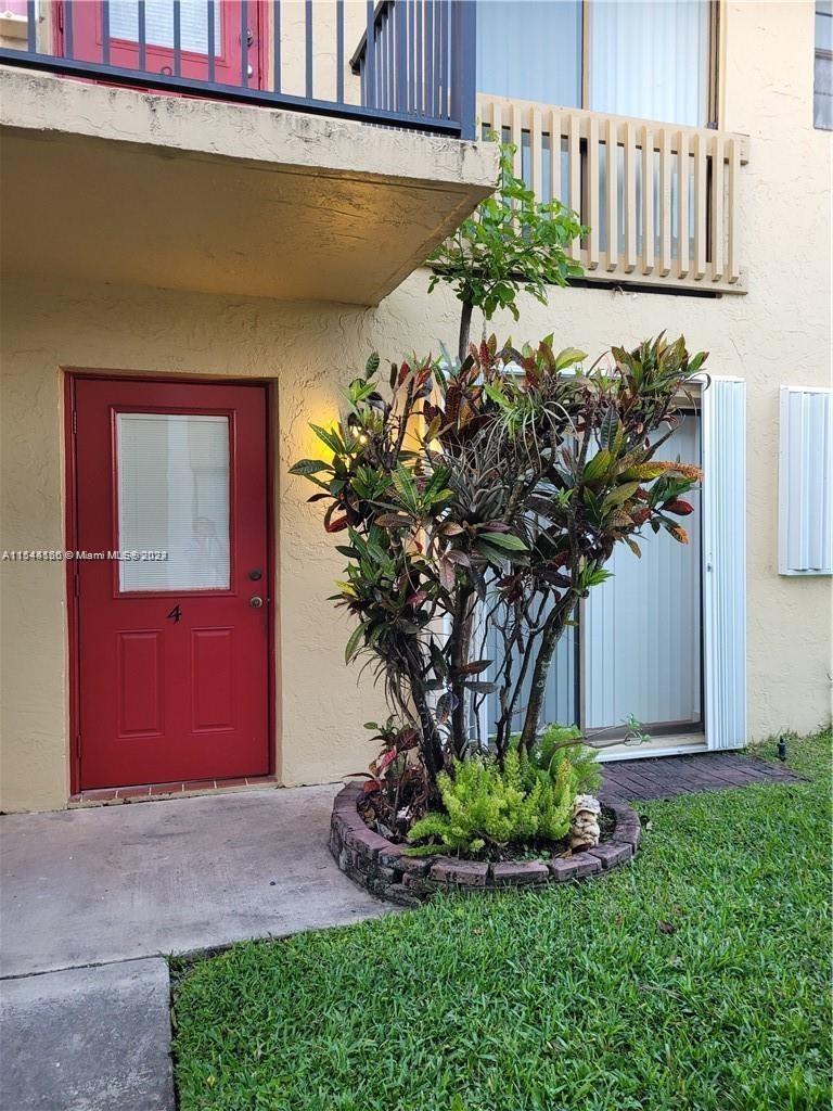 2631 Riverside Dr # 4