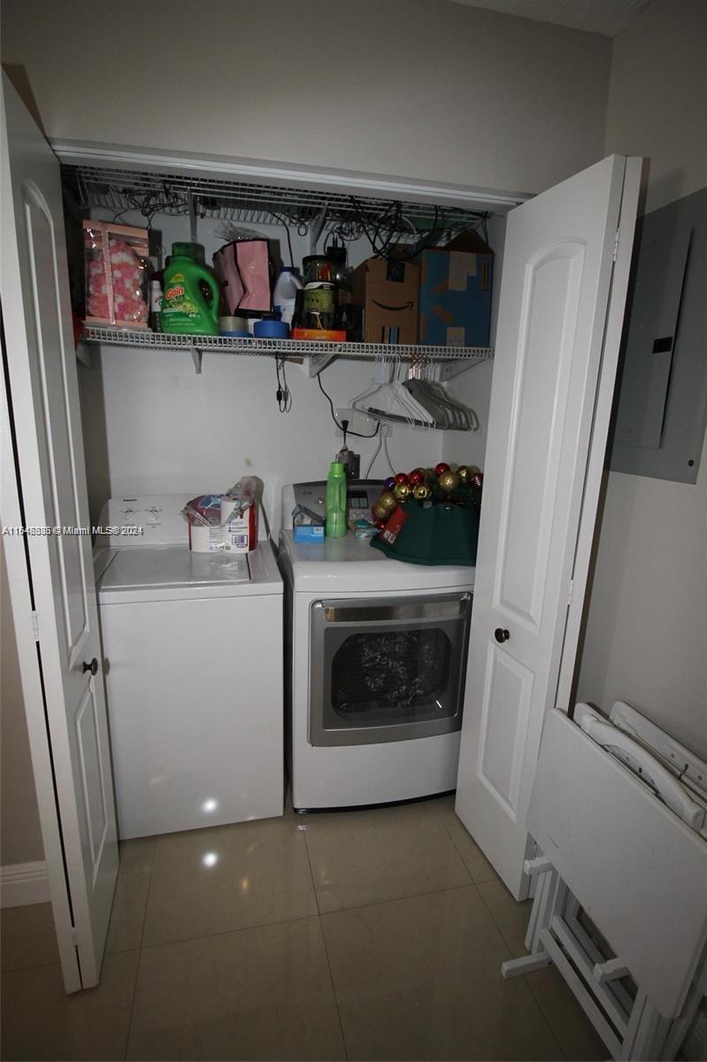 12005 SW 14th St # D Unit: 407-D