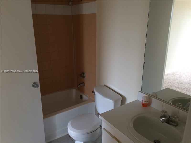 8660 NW 6 LN # 207 Unit: 5-207
