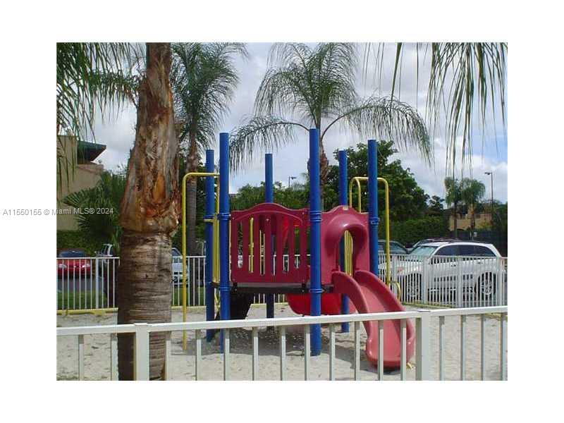 8660 NW 6 LN # 207 Unit: 5-207