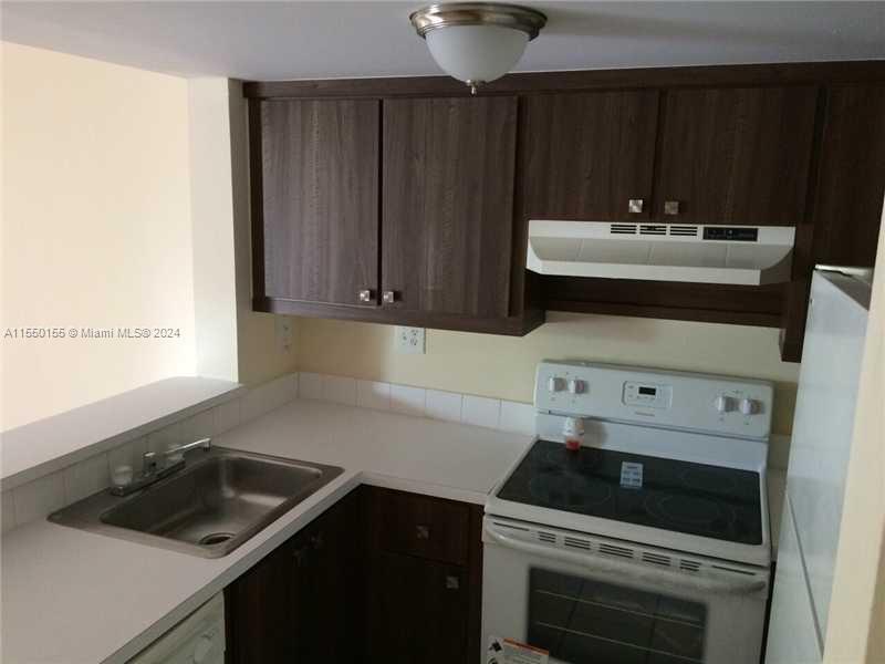 8660 NW 6 LN # 207 Unit: 5-207