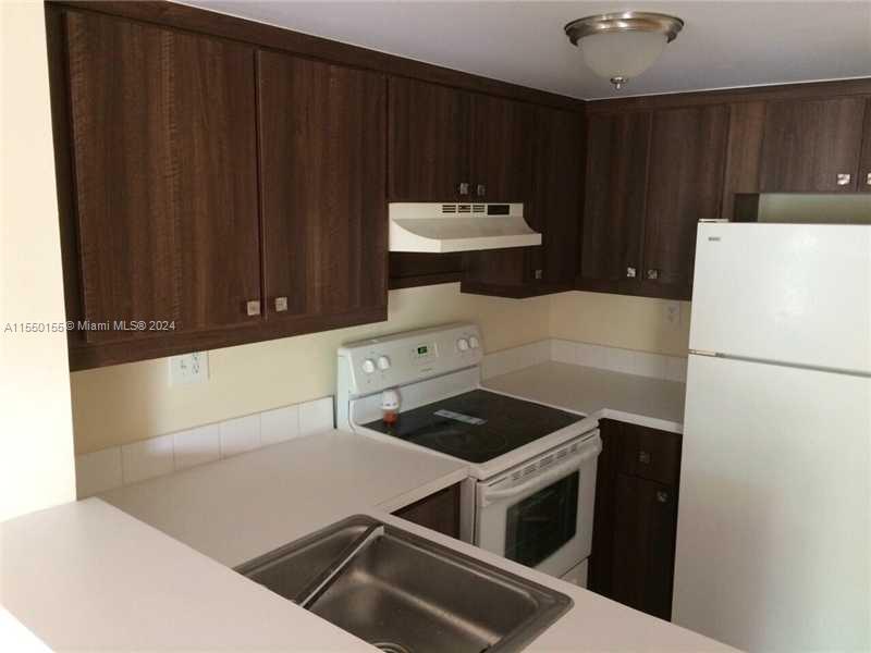 8660 NW 6 LN # 207 Unit: 5-207