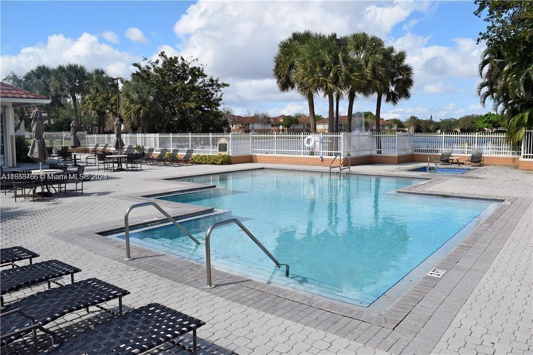 710 NW 92nd Ave # 710