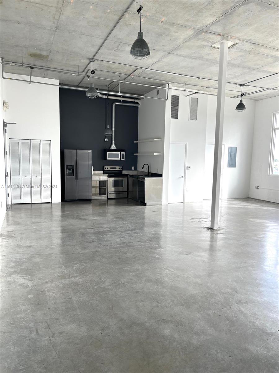250 NW 23rd St # 409
