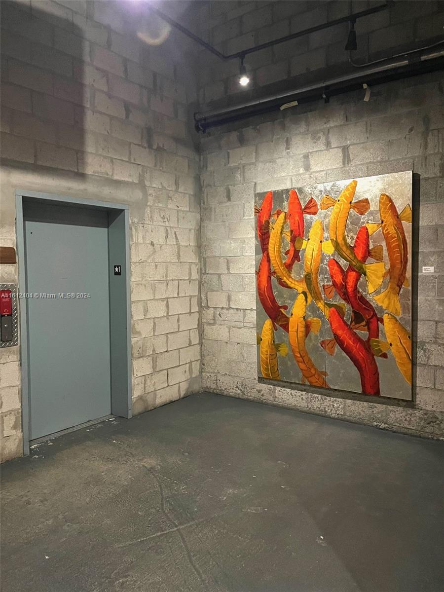 250 NW 23rd St # 409