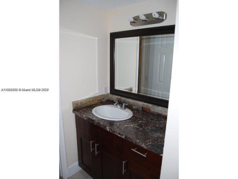 660 NW 114th Ave # 203