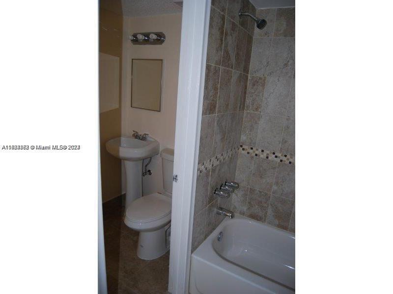 660 NW 114th Ave # 203
