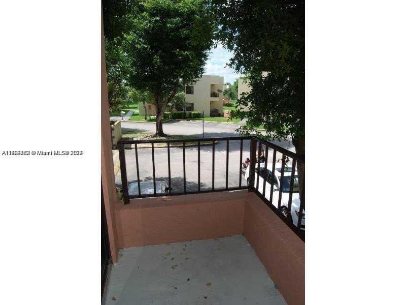 660 NW 114th Ave # 203