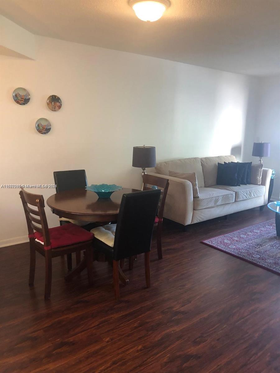 8290 Lake Dr # 321
