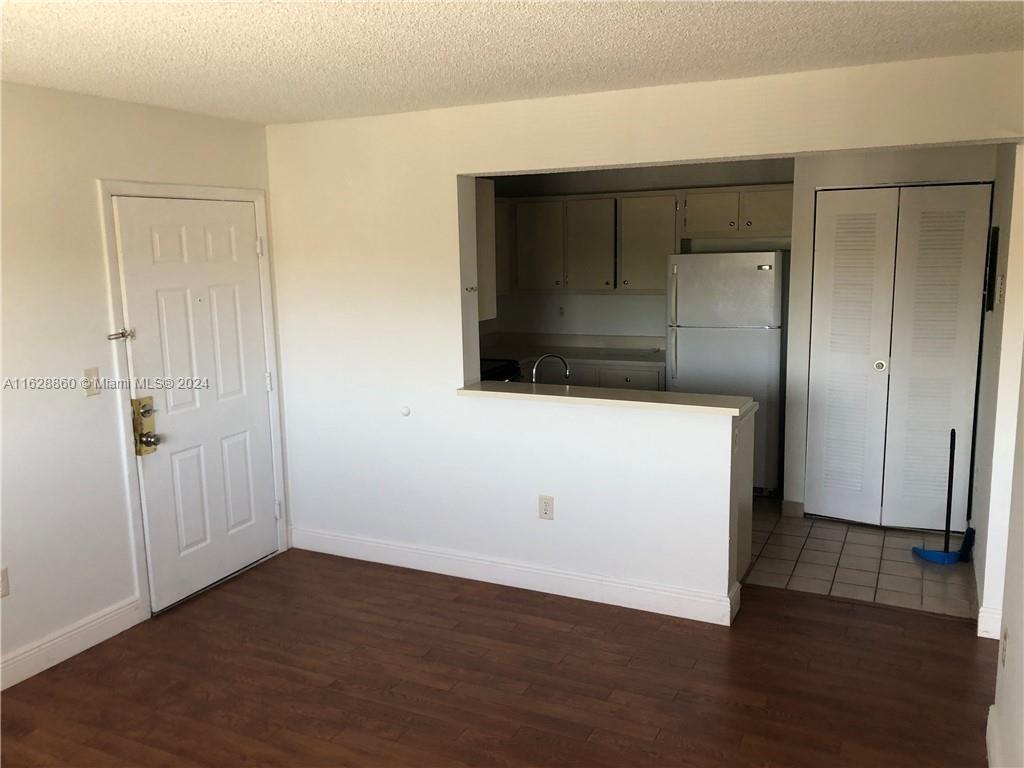 350 W Palm Cir W # 302