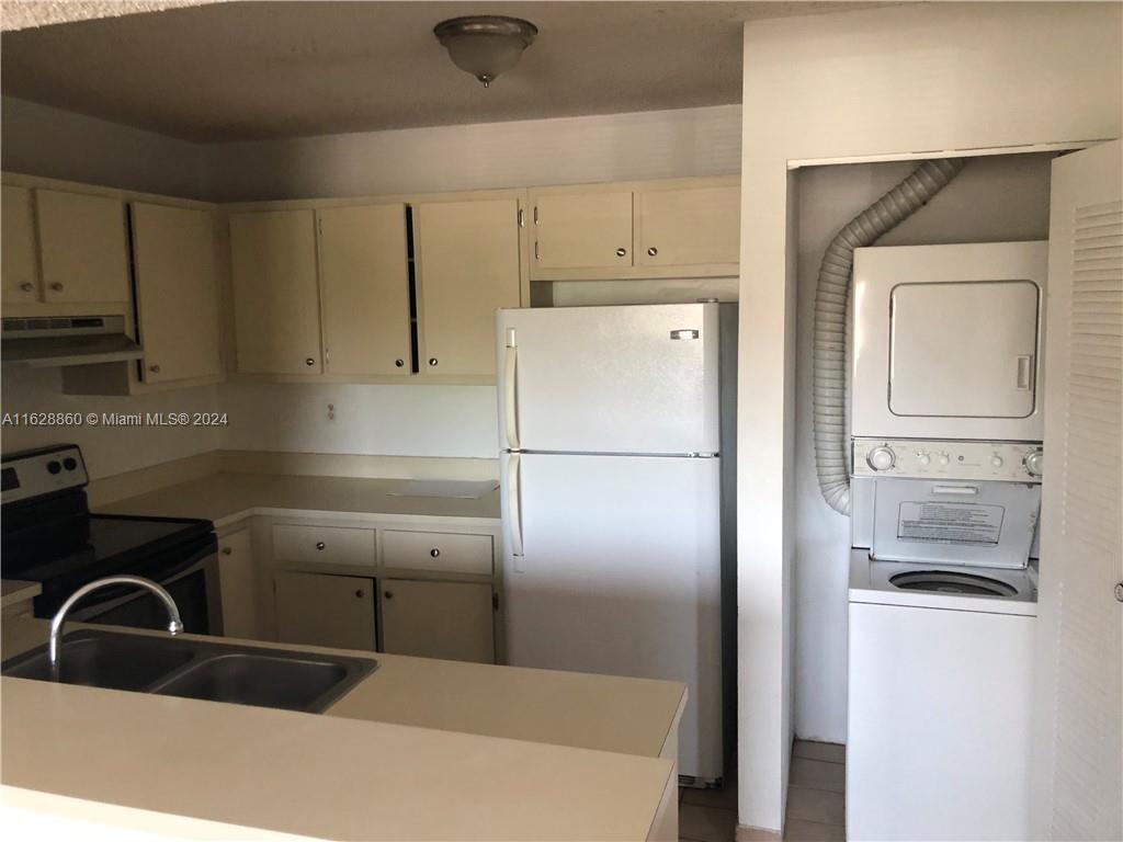 350 W Palm Cir W # 302
