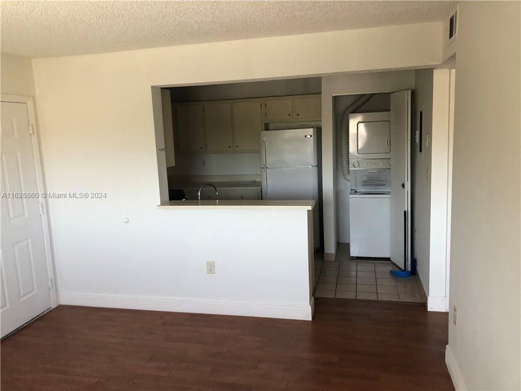 350 W Palm Cir W # 302