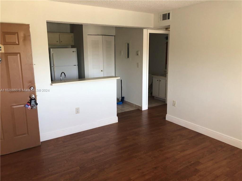 350 W Palm Cir W # 302