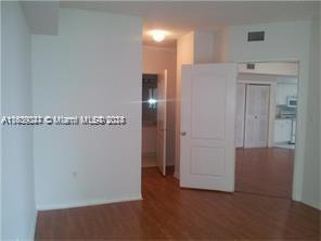 5085 NW 7th St # 915