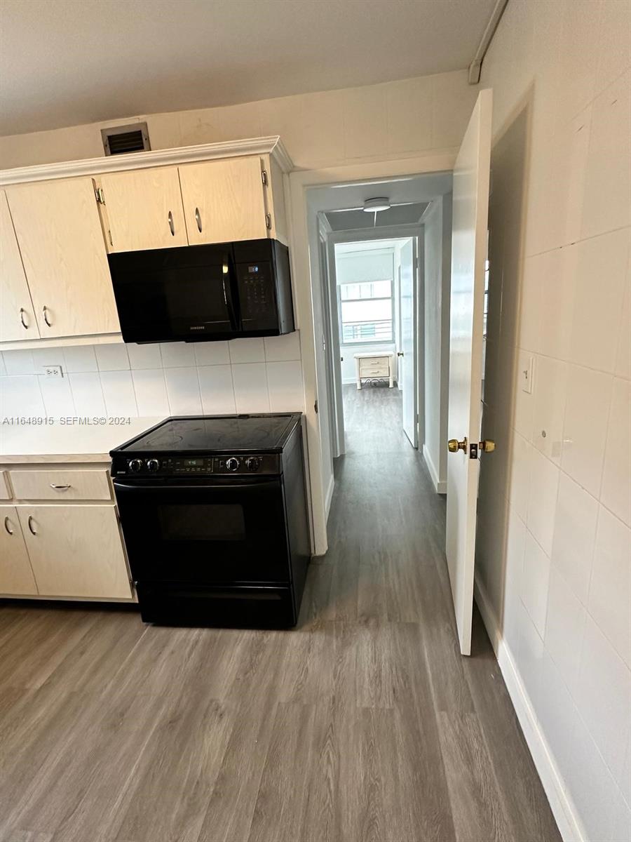5555 Collins Ave # 10B