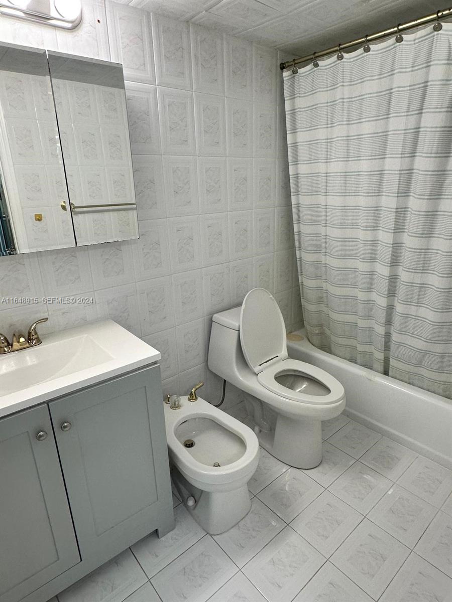 5555 Collins Ave # 10B