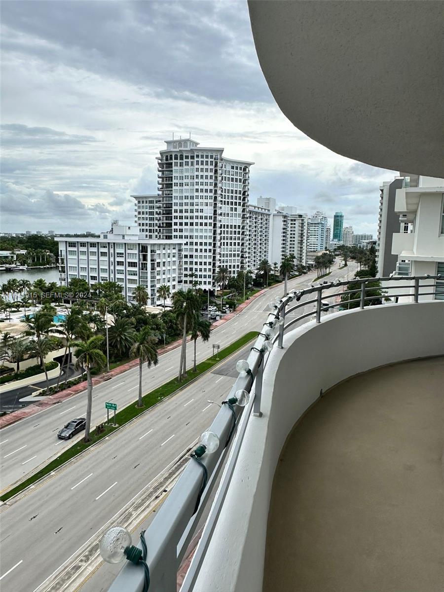 5555 Collins Ave # 10B