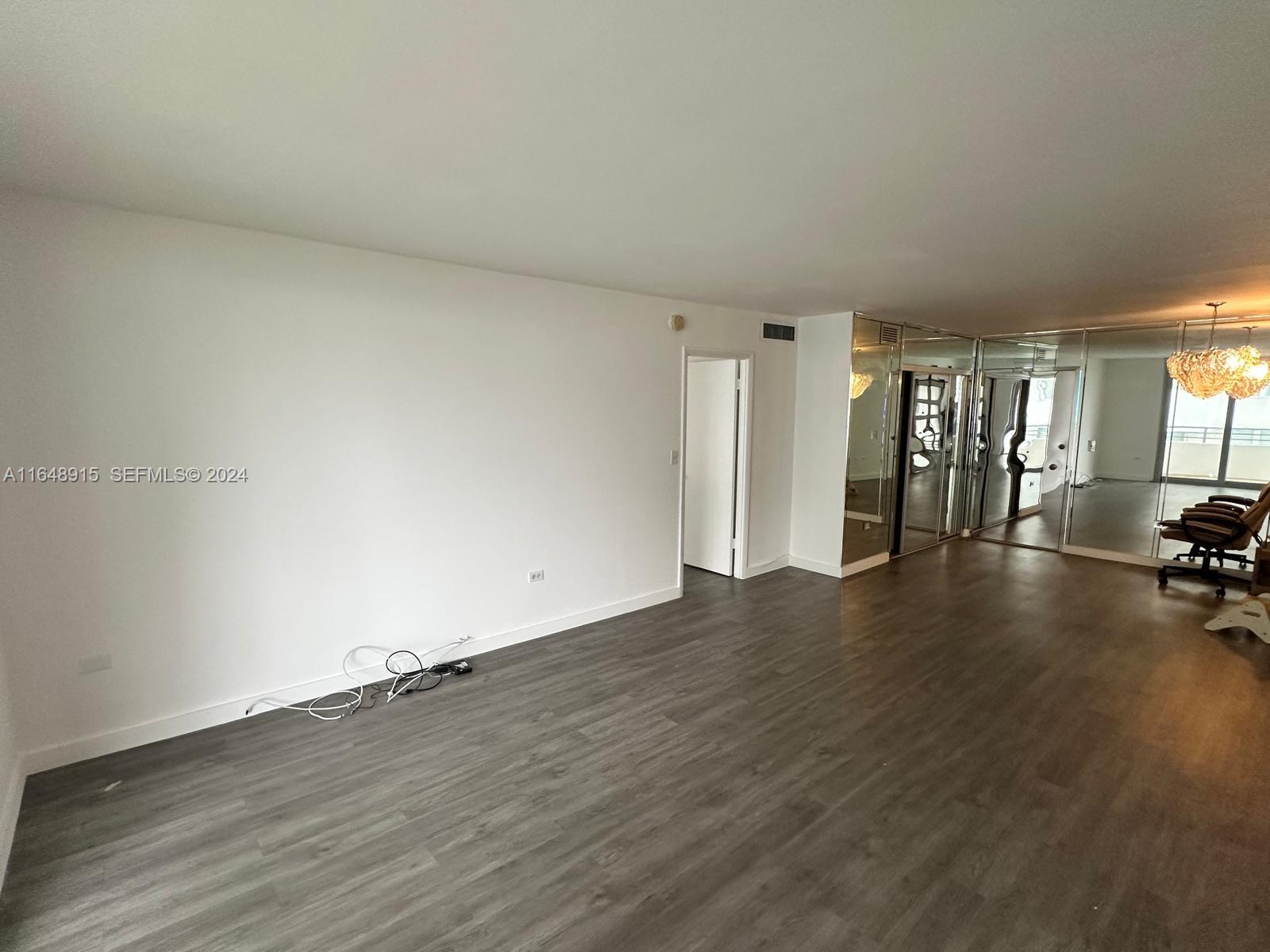 5555 Collins Ave # 10B