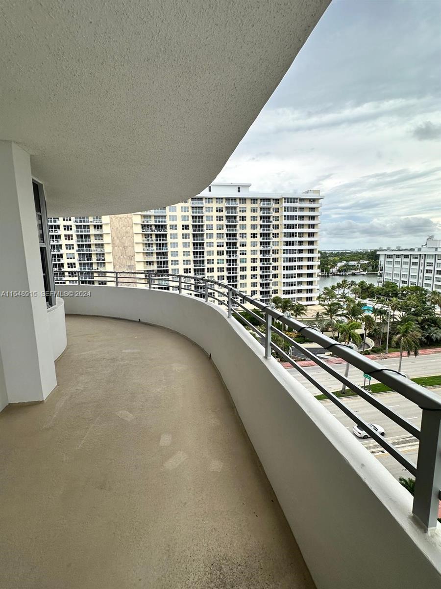 5555 Collins Ave # 10B