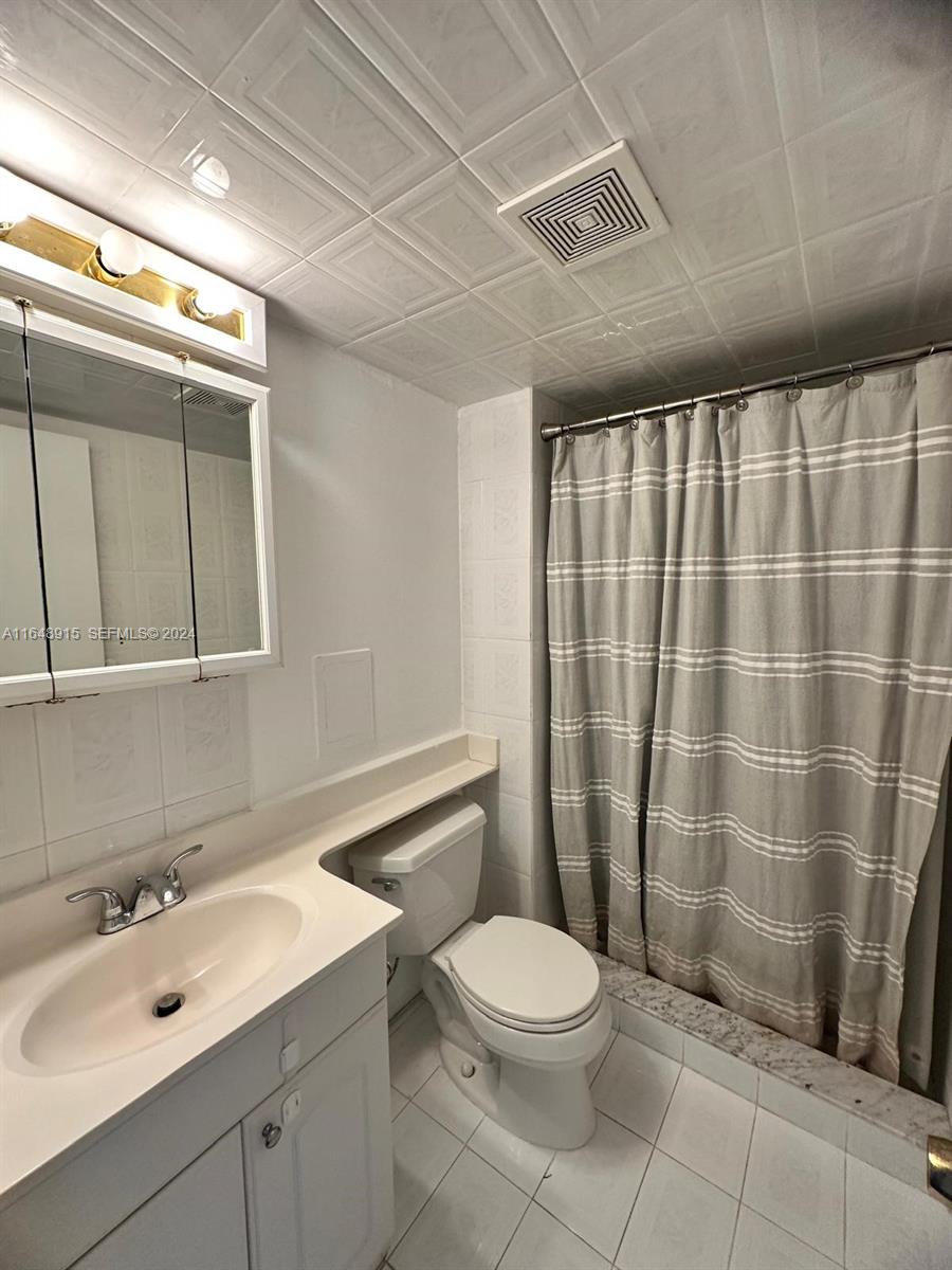 5555 Collins Ave # 10B