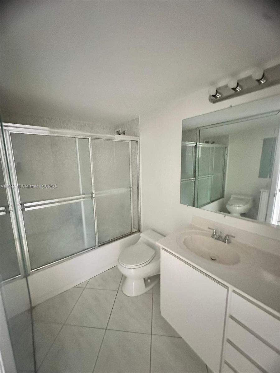 5555 Collins Ave # 8Z