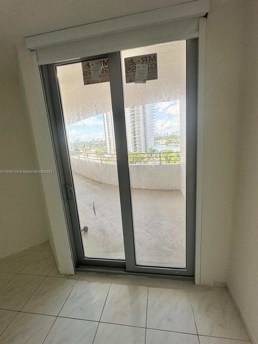 5555 Collins Ave # 8Z