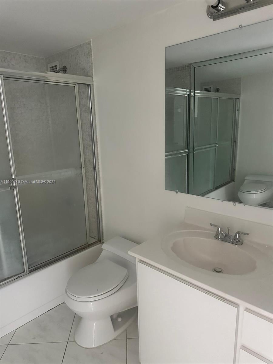 5555 Collins Ave # 8Z
