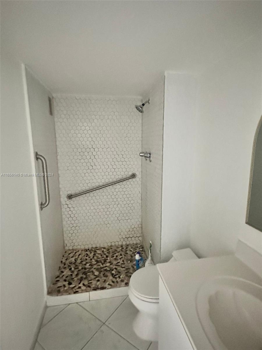 5555 Collins Ave # 8Z